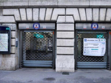 Greve contra arrocho dos salários paralisa metrô de Paris e os correios em todo o país