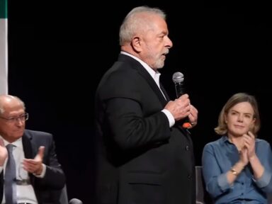 “Nossa ‘regra de ouro’ será o combate à fome”, diz Lula a parlamentares