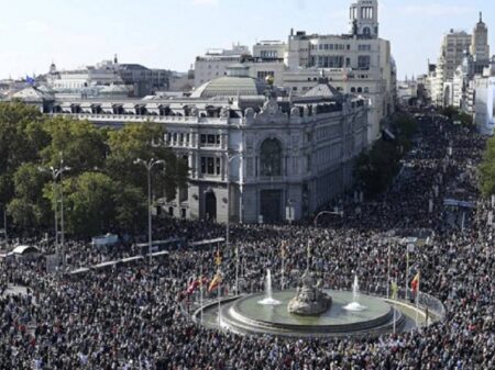 200 mil tomam as ruas de Madri em defesa da saúde pública