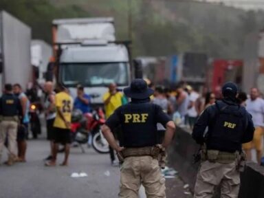 Bolsonaristas em bloqueios de S. Catarina lembram ‘terroristas’, compara PRF