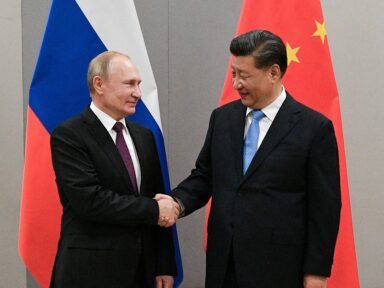 Parceria comercial entre Rússia e China cresce 33% no ano e “estimulará desdolarização”