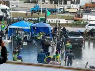 STF amplia decisão de “imediata desobstrução” de locais bloqueados por bolsonaristas