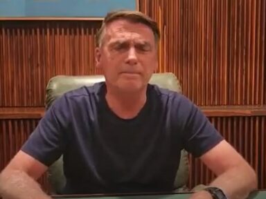 Com medo das consequências, Jair grava vídeo e pede desbloqueio das estradas