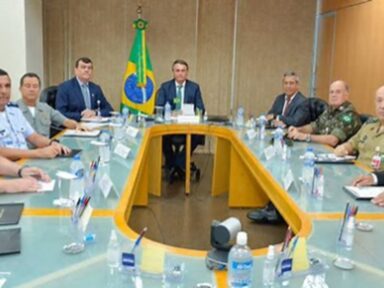 Forças Armadas cobram de Bolsonaro ação para conter atos em frente a quartéis, diz CNN