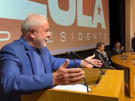 “Vamos trazer de volta os que saíram do Brasil por falta de oportunidades”, diz Lula