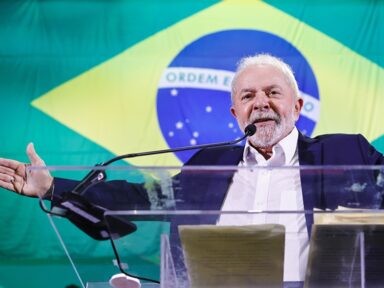 Economistas, trabalhadores e estudantes debatem em seminário rumos e desafios do governo Lula