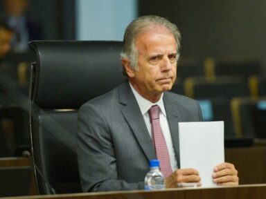 Múcio anuncia novos comandantes militares e critica Bolsonaro por açular golpe