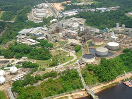 Bolsonaro privatiza refinaria de Manaus