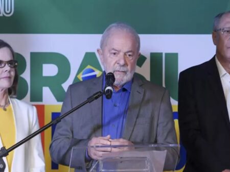 Lula na entrega do relatório final da equipe de transição ASSISTA