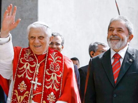 Lula lamenta a morte de Bento XVI