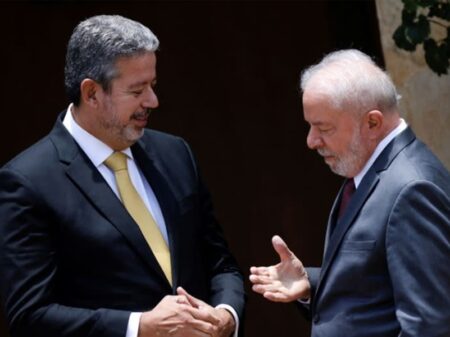 Lula busca base que garanta o crescimento do país, o combate à fome e a democracia