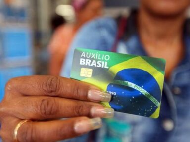 Governo de Jair permitiu fraudes deixando milhares de famílias fora do Auxílio Brasil, diz TCU