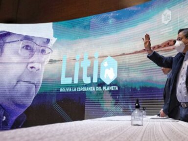 Bolívia firma convênio com China para industrialização do lítio