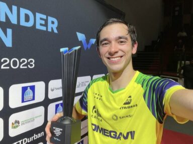 Mesatenista Hugo Calderano supera chineses e se torna o maior vencedor do torneio WTT