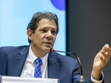 Haddad anuncia plano para sanear contas com ampliação de arrecadação e revisão dos gastos