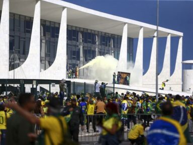 AGU pede condenação de 54 golpistas e ressarcimento de R$ 20,7 mi pelos atos terroristas