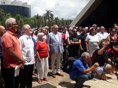 Busto do poeta José Martí, patrono da independência cubana, é inaugurado no Memorial da AL