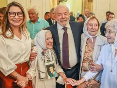 <strong>Lula e Fernández com as Mães e Avós da Praça de Maio: unidade pelos direitos humanos</strong>