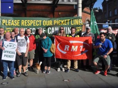 Greve de ferroviários ingleses por reposição salarial se estende por 5 dias