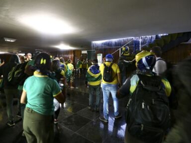 Vinte e dois partidos condenam terrorismo e ataques à democracia