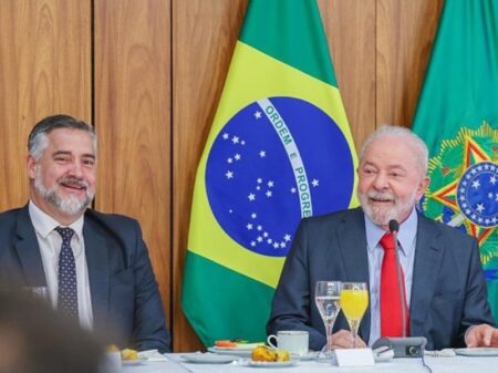 “Para o mercado, tudo que não é pagamento de juro, é gasto”, diz Lula