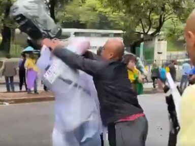Fascistas inconformados e abandonados  pelo ‘guru fujão’ agridem jornalistas em BH