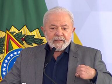 “A dívida de cinco séculos contraída com o povo brasileiro deve ser paga”, defende Lula