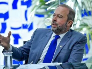 Ministro anuncia “policiamento ostensivo” na segurança contra vandalismo em torres de energia