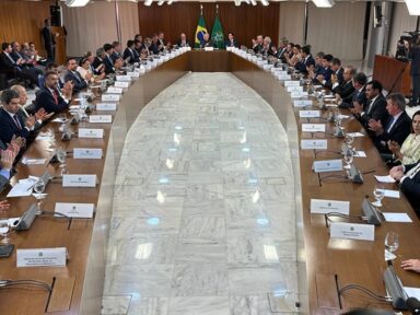 Lula reúne 27 governadores e vices contra o terrorismo: “eles querem golpe e não vai ter”