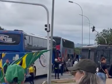 Empresas de ônibus que levaram terroristas a Brasília receberam em dinheiro vivo
