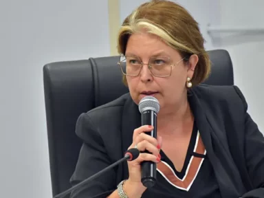 Após ter mandato cassado, vereadora que denunciou saudação nazista em SC é ameaçada por bolsonaristas