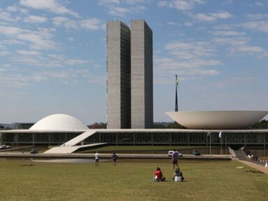 Parlamentares vão cobrar do presidente do BC explicações sobre o juro alto criminoso