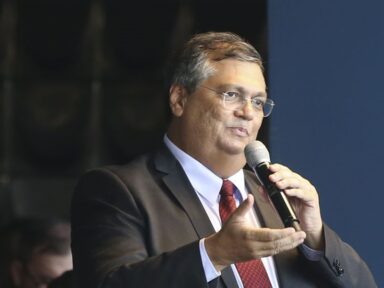 Flávio Dino diz que PF vai investigar Marcos do Val e plano de golpe de Bolsonaro e Silveira