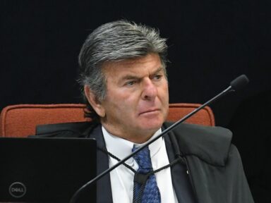 Fux envia à Justiça Eleitoral pedido da PF para investigar Bolsonaro