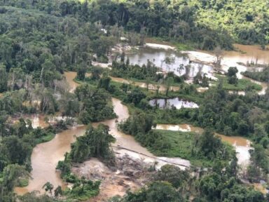 Operação para expulsão de garimpeiros da Terra Yanomami tem início e PF apura morte de indígenas