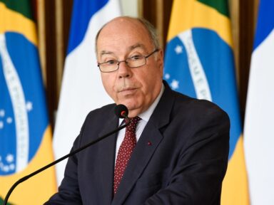 Brasil e China discutirão cooperação tecnológica para a construção de satélites, diz Mauro Vieira