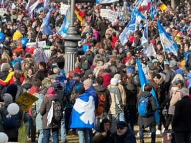 Milhares repudiam em Munique conferência para atiçar conflito na Ucrânia