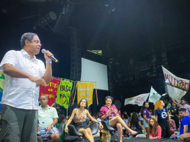 Na Bienal da UNE, Orlando defende mobilização popular para garantir avanços no governo Lula