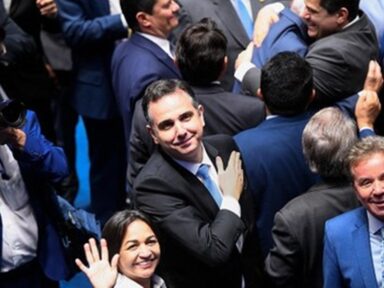 Rodrigo Pacheco é reeleito presidente do Senado e derrota o bolsonarista Marinho: 49 votos a 32