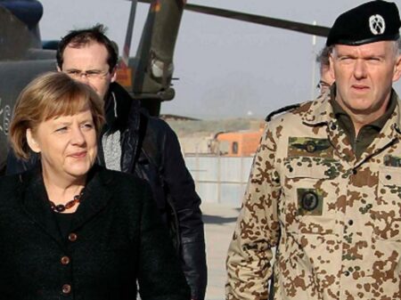 Ex-conselheiro militar de Merkel critica envio dos tanques Leopard ao regime de Kiev