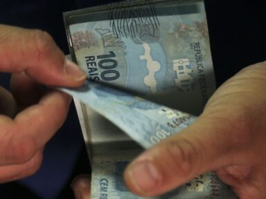 Para CUT, Força e CSB, aumento do salário mínimo para R$ 1.320 é insuficiente