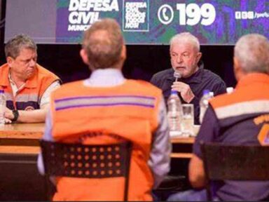 Lula e Tarcísio atuam juntos na catástrofe do litoral de SP e anunciam ações de apoio aos flagelados