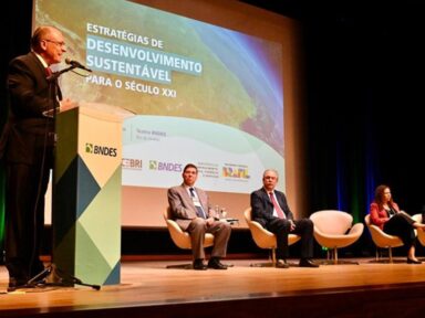 “Juros altos dificultam o consumo, encarecem a dívida e atrasam investimentos”, diz Alckmin