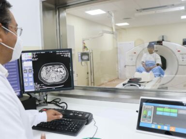 Bolívia inicia produção de radiofármacos para ampliar acesso ao tratamento do câncer