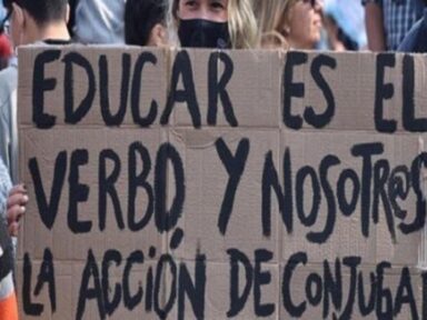 Professores param em Montevidéu contra o “corte brutal no orçamento educativo”