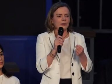 Gleisi diz que presidente do BC deveria “ter vergonha na cara, pegar o boné e ir embora”