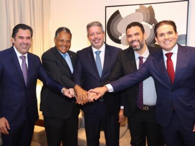 MDB, PSD, PSC, Podemos e Republicanos criam bloco de 142 deputados