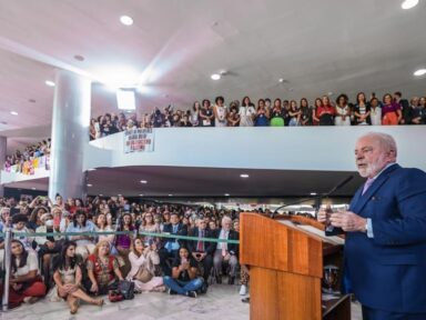 Lula anuncia PL pela igualdade salarial e mais 24 ações para as mulheres neste 8 de Março