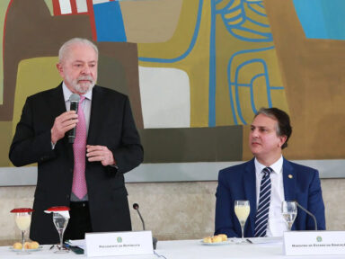Lula afirma que mudança no Ensino Médio será construída com professores e estudantes