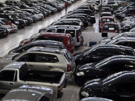 Venda de veículos cresce 7,3% em junho com empurrão do governo, segundo Fenabrave